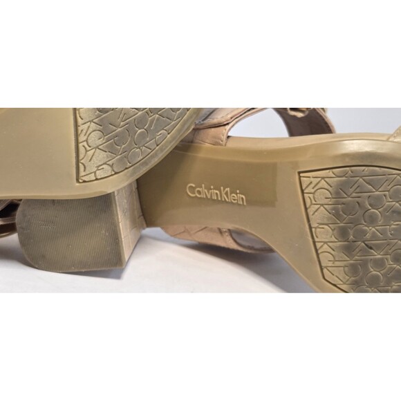 Calvin Klein women 8.5 Embossed Faux Leather Crocodile Biege Slip On Chunky Heel - Picture 9 of 9